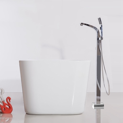 Elegante banho de imersão retangular acrílico com resíduos da banheira incluídos